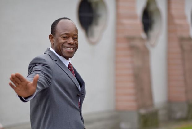 Pape Demba Guèye: Danksagung Pape Demba Guèye: Danksagung