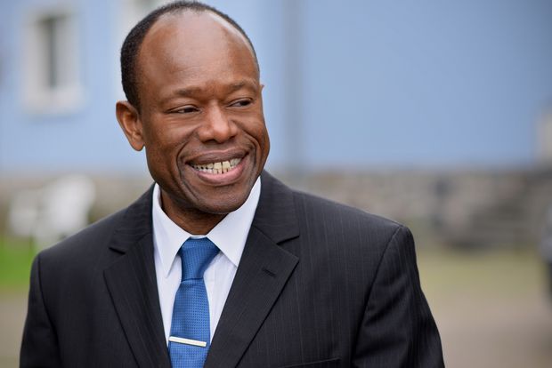 Pape Demba Guèye: Selbstwertprobleme | Selbstwertgefühle Pape Demba Guèye: Selbstwertprobleme